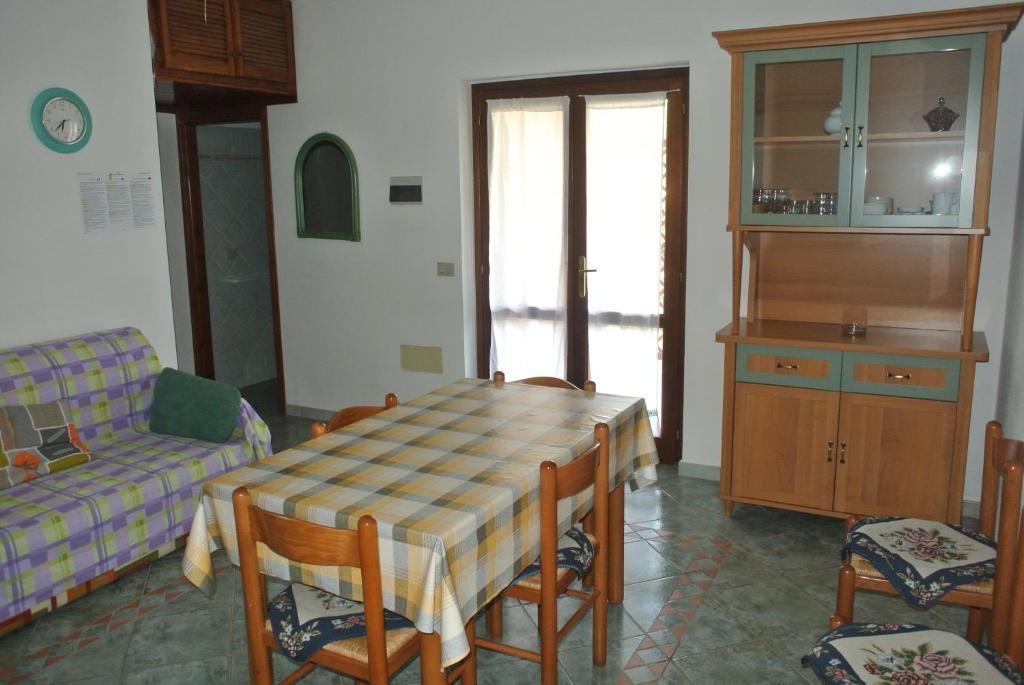Case Vacanza Fenicotteri San Teodoro  Buitenkant foto
