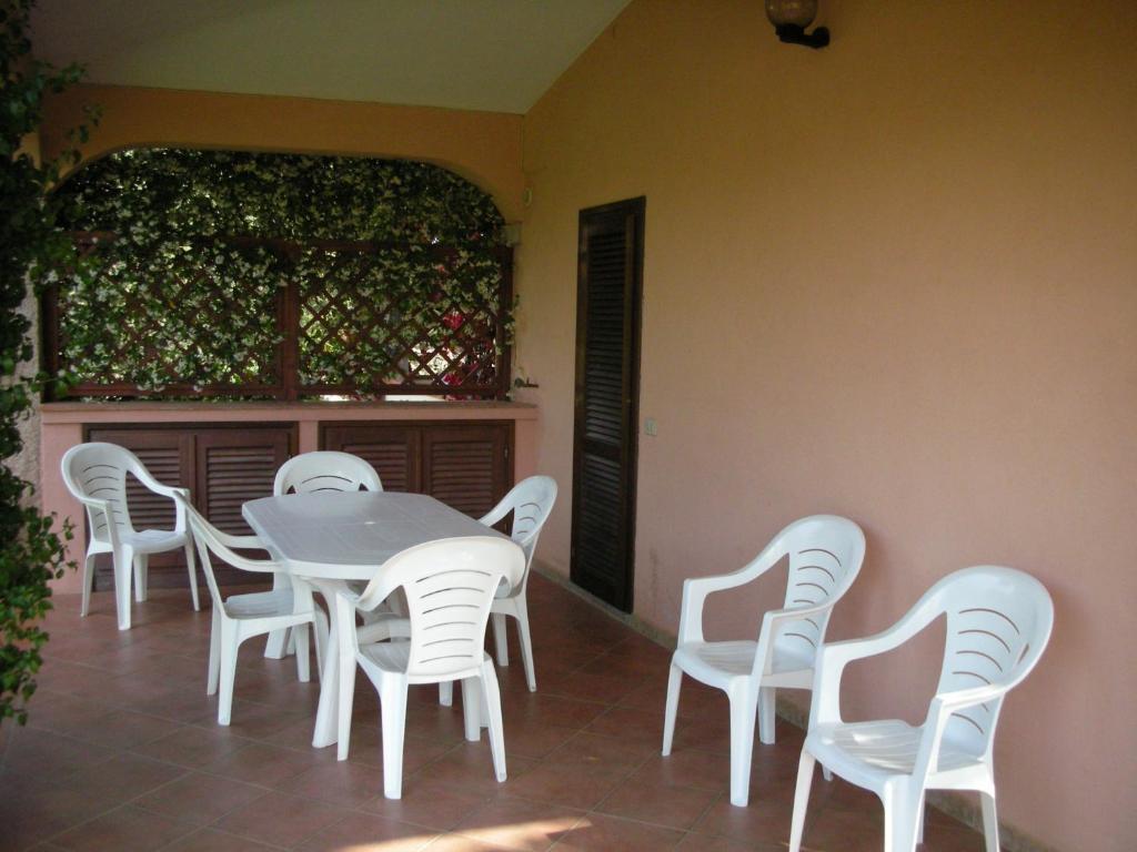 Case Vacanza Fenicotteri San Teodoro  Buitenkant foto