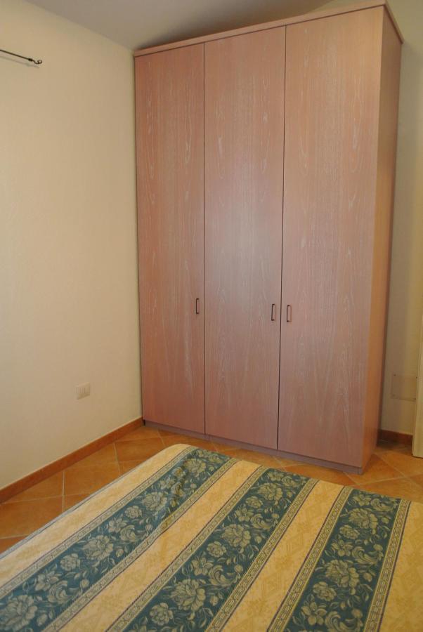 Case Vacanza Fenicotteri San Teodoro  Buitenkant foto